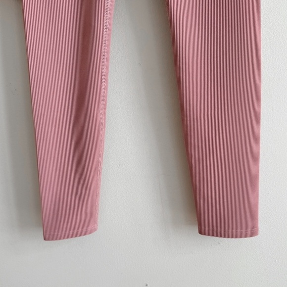 BEACH RIOT • Ayla Leggings in Dusty Rose - Picture 7 of 11